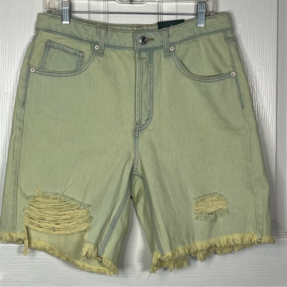 Wild Fable Sz 8 / 29 High Rise Bermuda Distressed Denim Shorts Light Gre…